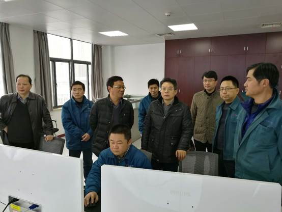 应急处置工作领导小组前往总调度室详细了解供热调度情况.jpg