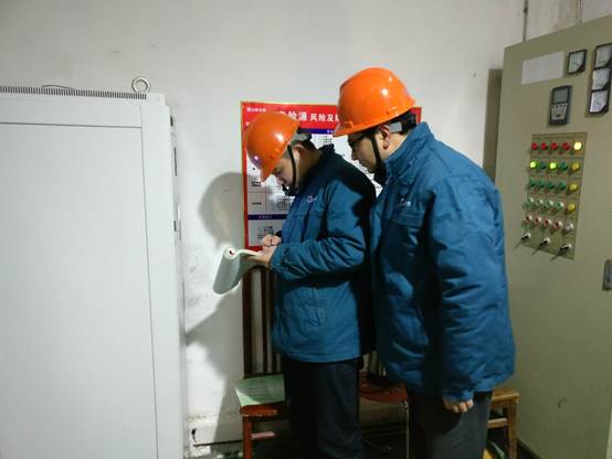 “冷暖小管家”仔细记录小区站房数据，做到防患于未然.jpg